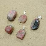 Dije rolado s/e de Rodonita rosa/negro - Imagen 3