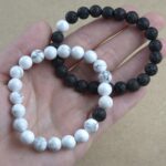 Pulsera 8mm de Lava y howlita pack - Imagen 2