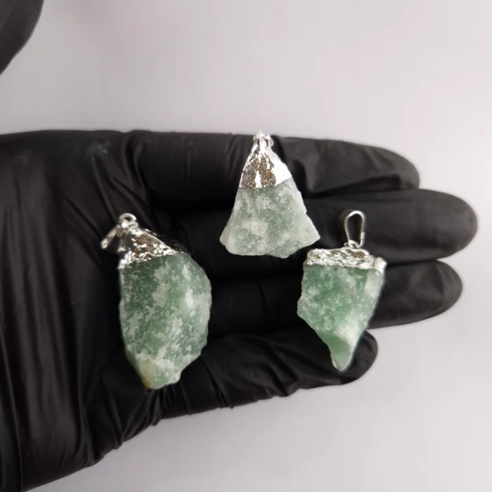 DBCE46-1.webp Dije bruto c/e de Cuarzo verde - Imagen 1