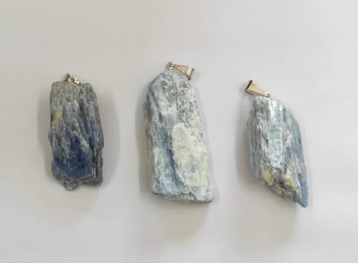 Dije pico s/e de Cianita azul - Imagen 1