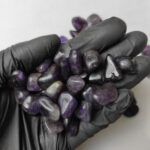 Piedra rolada de 0,5 a 1 cm de Amatista Intensa