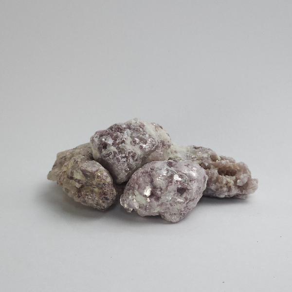 PBM 71 Piedra en bruto de Lepidolita - Imagen 1