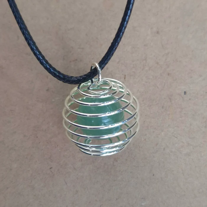 DJCP46-1.webp Dije Jaula con piedra con cordon de Cuarzo verde - Imagen 1