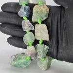 Pieza de piedra perforada en bruto de Fluorita - Imagen 3