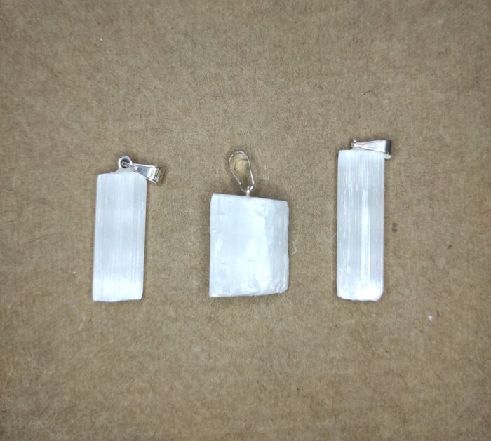 Principal Dije pico s/e de Selenita PEGADO - Imagen 1