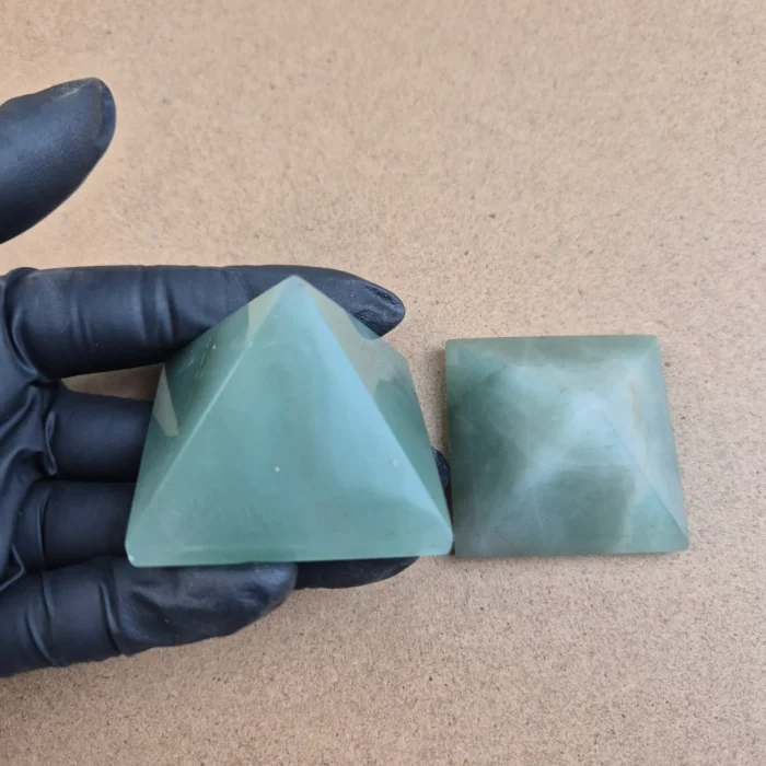 Piramide de Cuarzo verde - Imagen 1