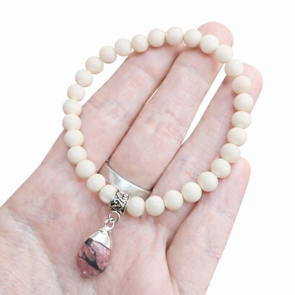 Principal Pulsera 6mm de Fosil con dije de Rodonita - Imagen 1