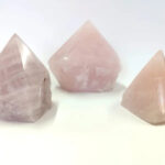 Punta rustica de Cuarzo rosa - Imagen 2