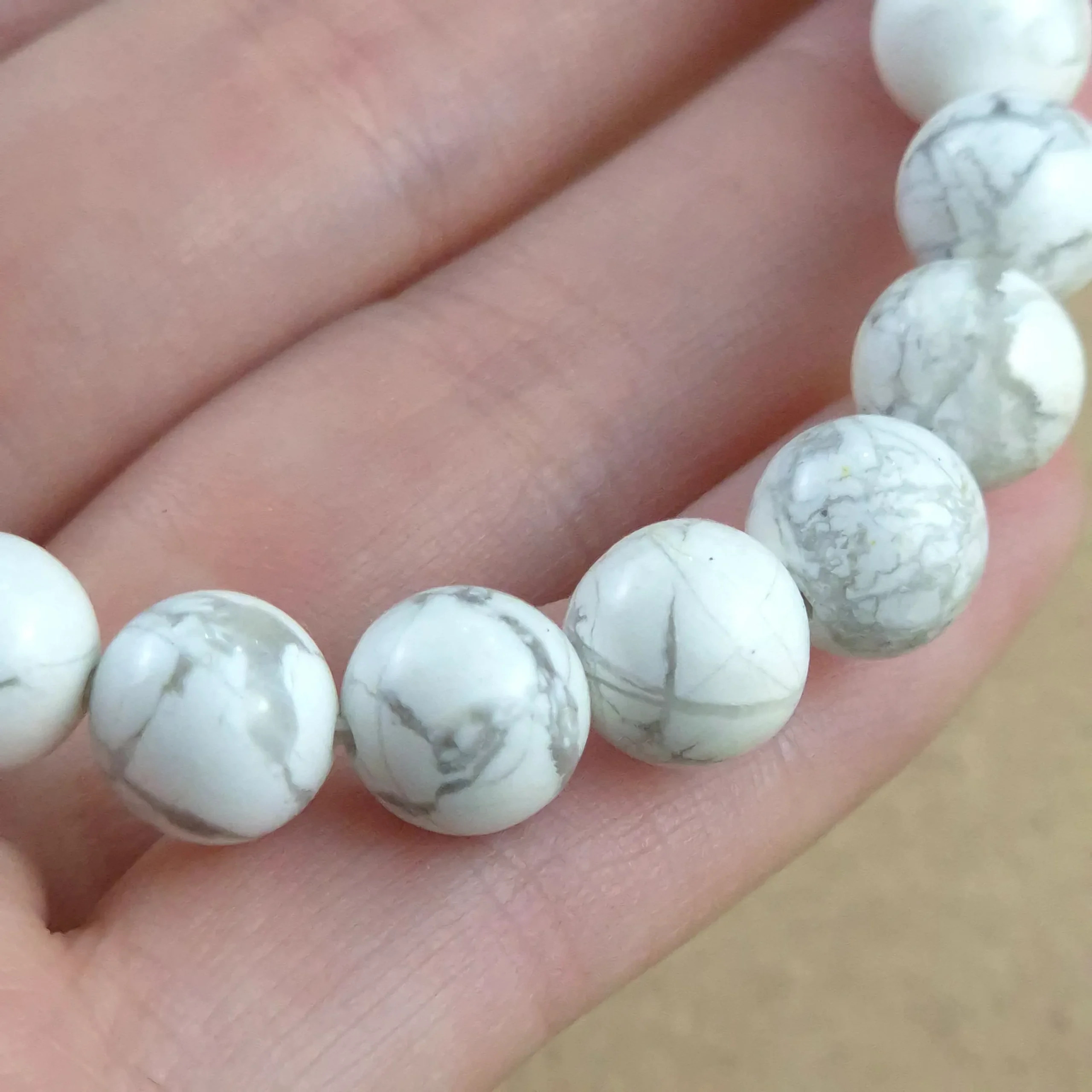 PU8MM-54-1.webp Pulsera 8mm de Howlita - Imagen 1