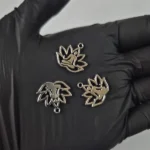 Separador dije medalla flor- buda