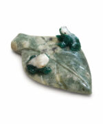 Hoja con Ranas en piedra