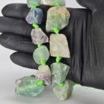 Pieza de piedra perforada en bruto de Fluorita - Imagen 3